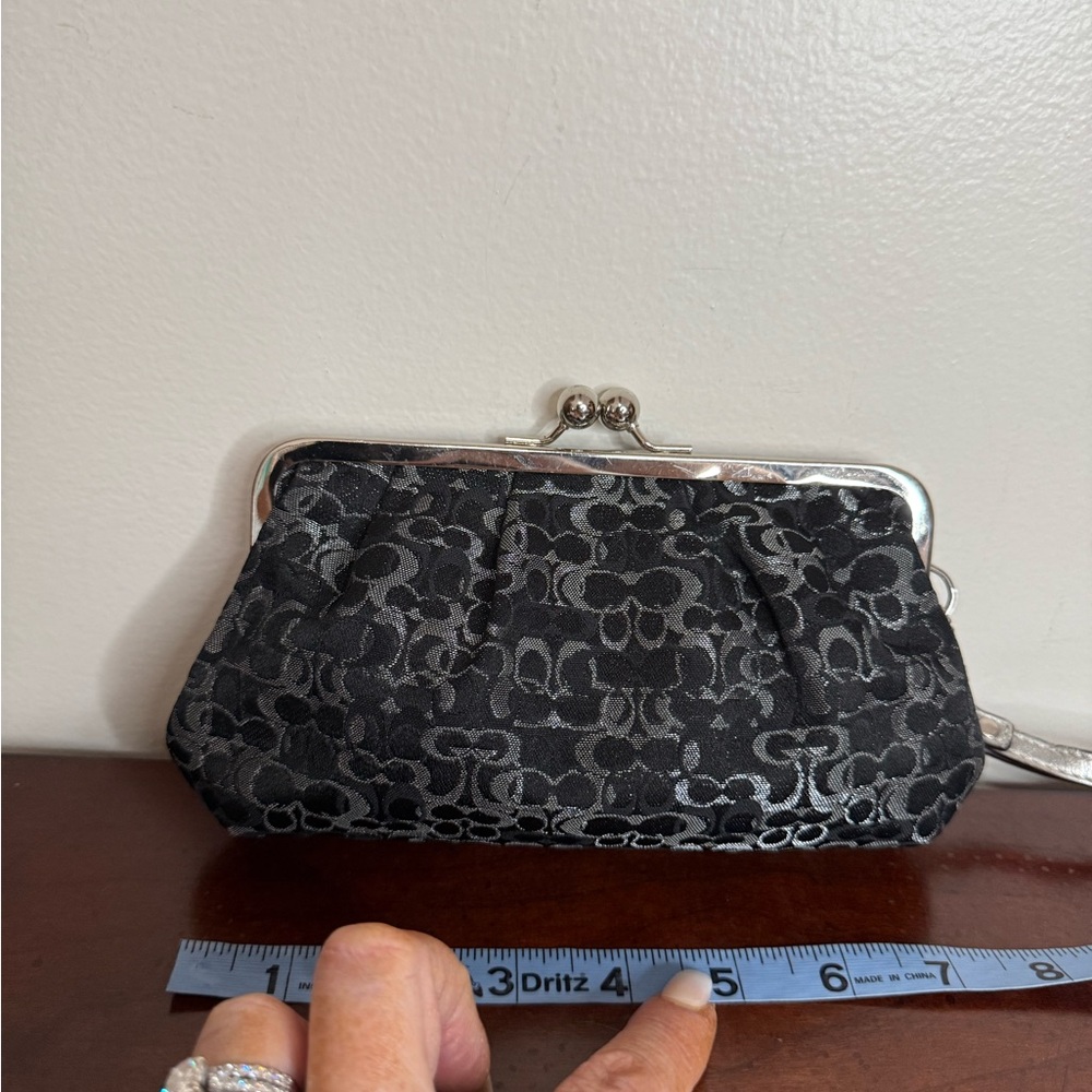 Coach optic Black Logo-Print Wristlet kiss lock  Clutch with Silver Trim - Picture 8 of 14